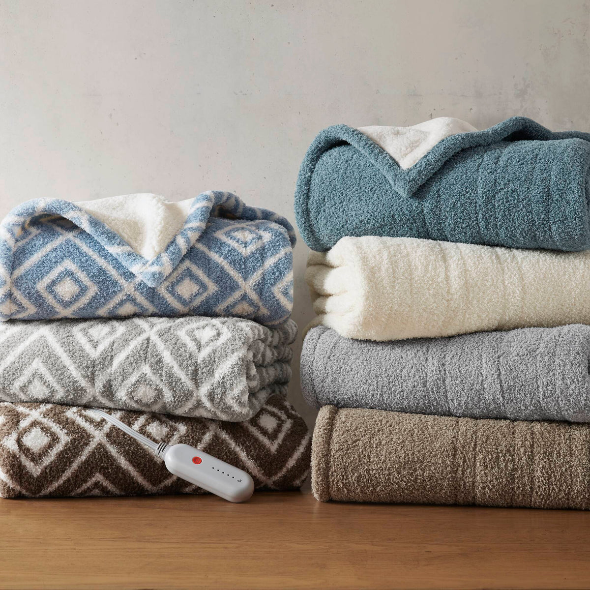 Heated Throw, Grey Geometric