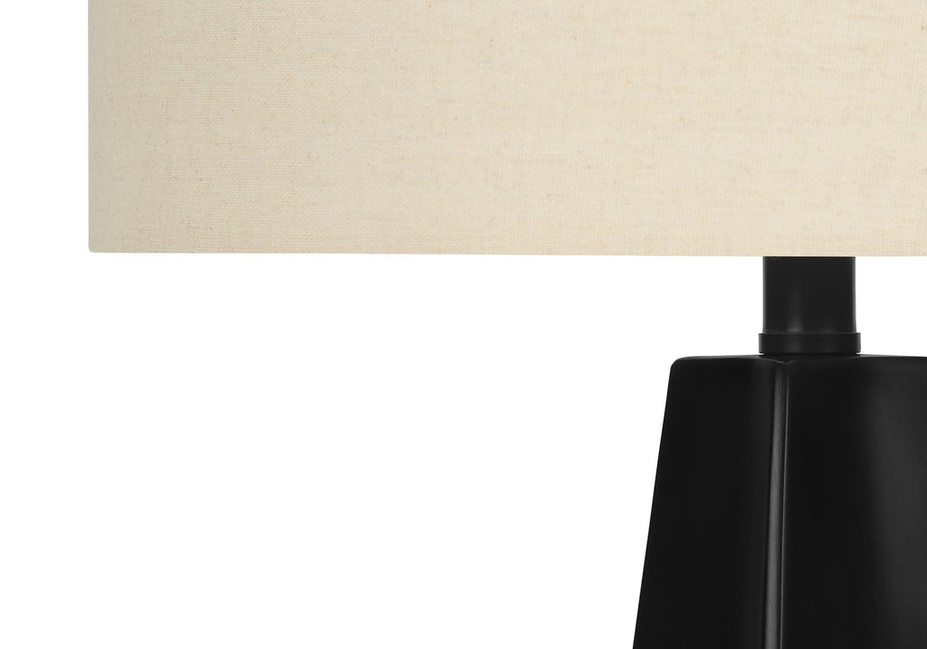 Triangle Table Lamp in Black Resin