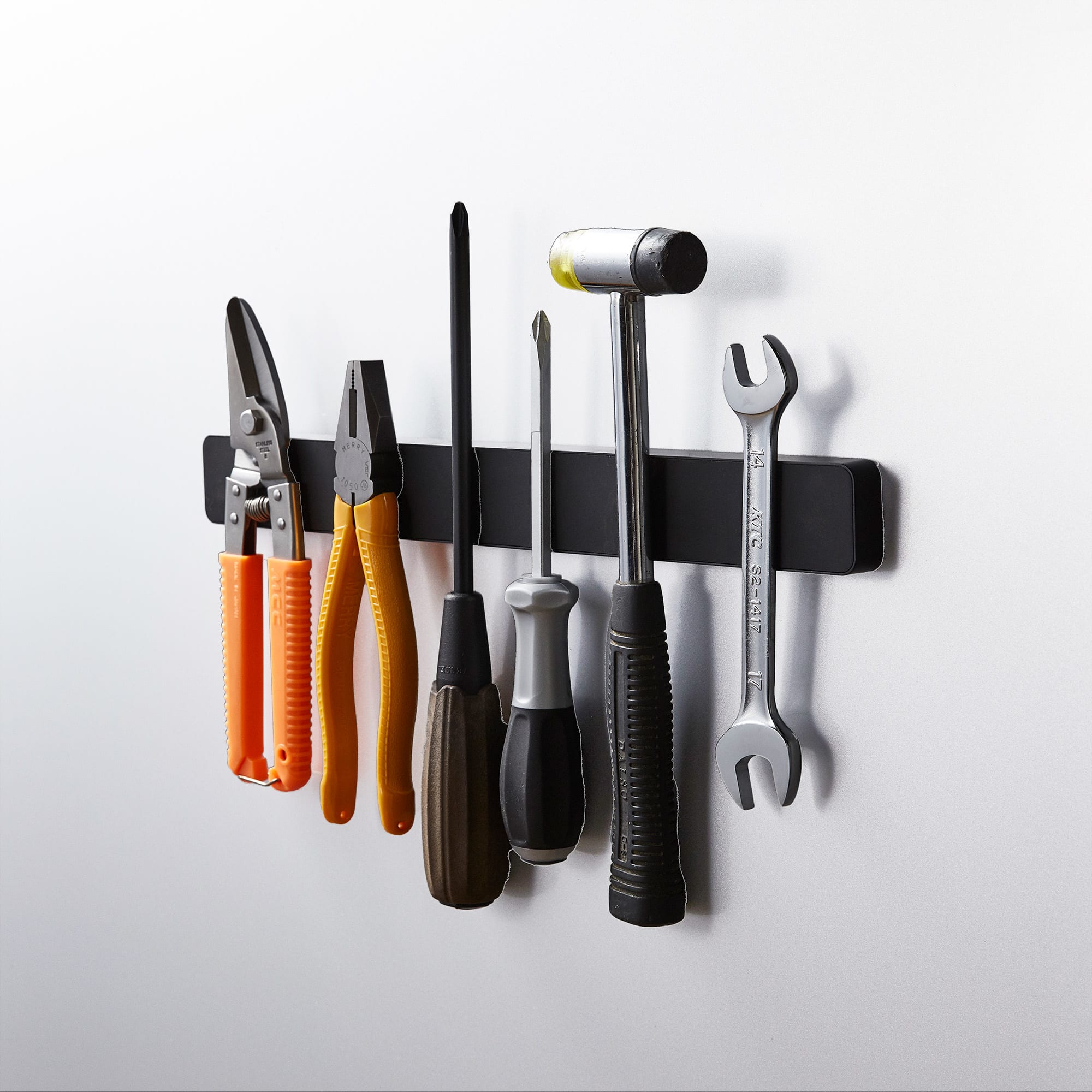 Magnetic Knife Rack by Yamazaki Home